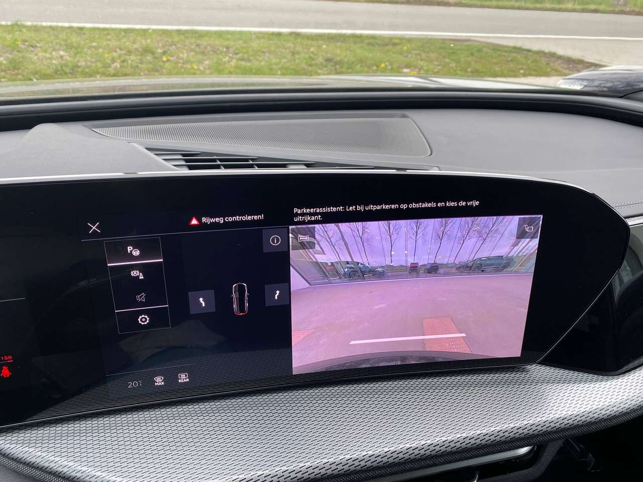 Audi Q5 S-Line Uitvoering,Sfeerverlichting,Verw zetels,Camera,Adaptieve cruiscontrol,Elektrische koffer,LED koplichten,Black Pack