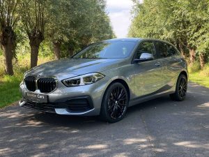 BMW 118 118iA,Digitale Cockpit,Camera parkeerassist,Privacy Glass,Alumin velgen,LED lichten