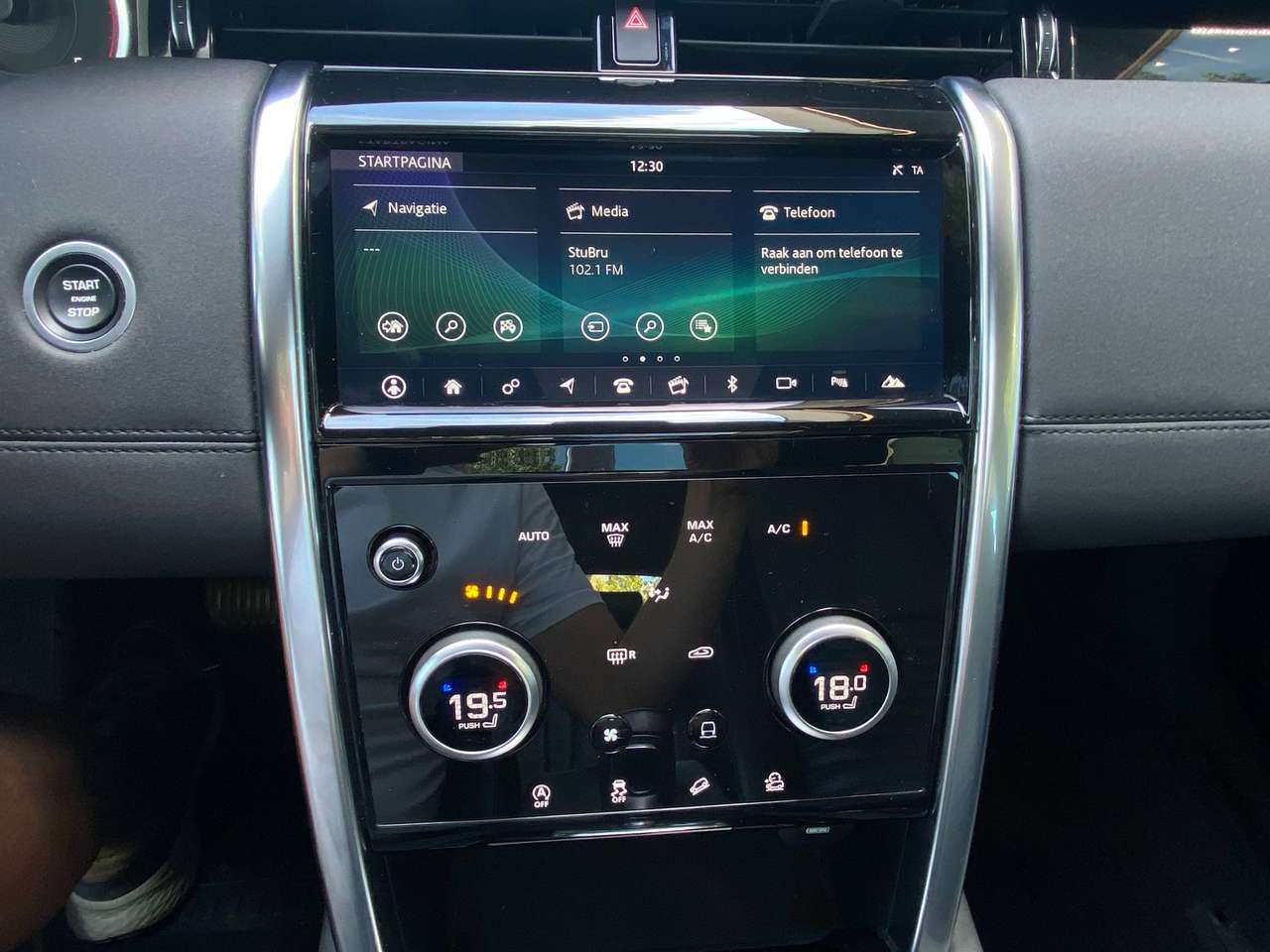 Land Rover Discovery Sport 2.0 4WD S Panoramisch dak,Parkeerhulp met camera, Zwarte alu velgen 18″,Elektr stoelen