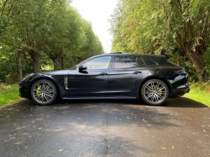 Porsche Panamera Porsche onderhoud,Turismo,Panamera 4 e-Hybrid,Panodak,Sportuitlaten,Niveau regeling,Privacy glass,Memory seats,Platinium