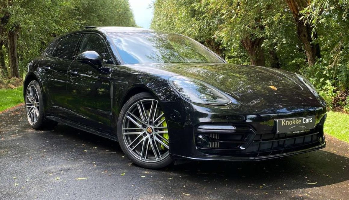 Porsche Panamera Porsche onderhoud,Turismo,Panamera 4 e-Hybrid,Panodak,Sportuitlaten,Niveau regeling,Privacy glass,Memory seats,Platinium