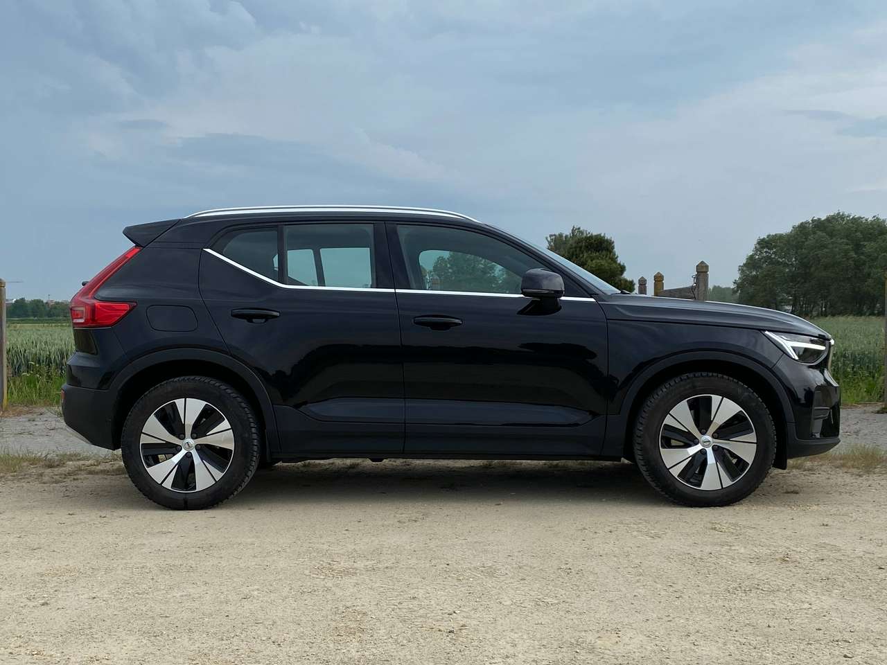 Volvo XC40 Als Nieuw,Elektrische trekhaak,Apple carplay,Parkeerhulp met camera,Key-less,Inductielader