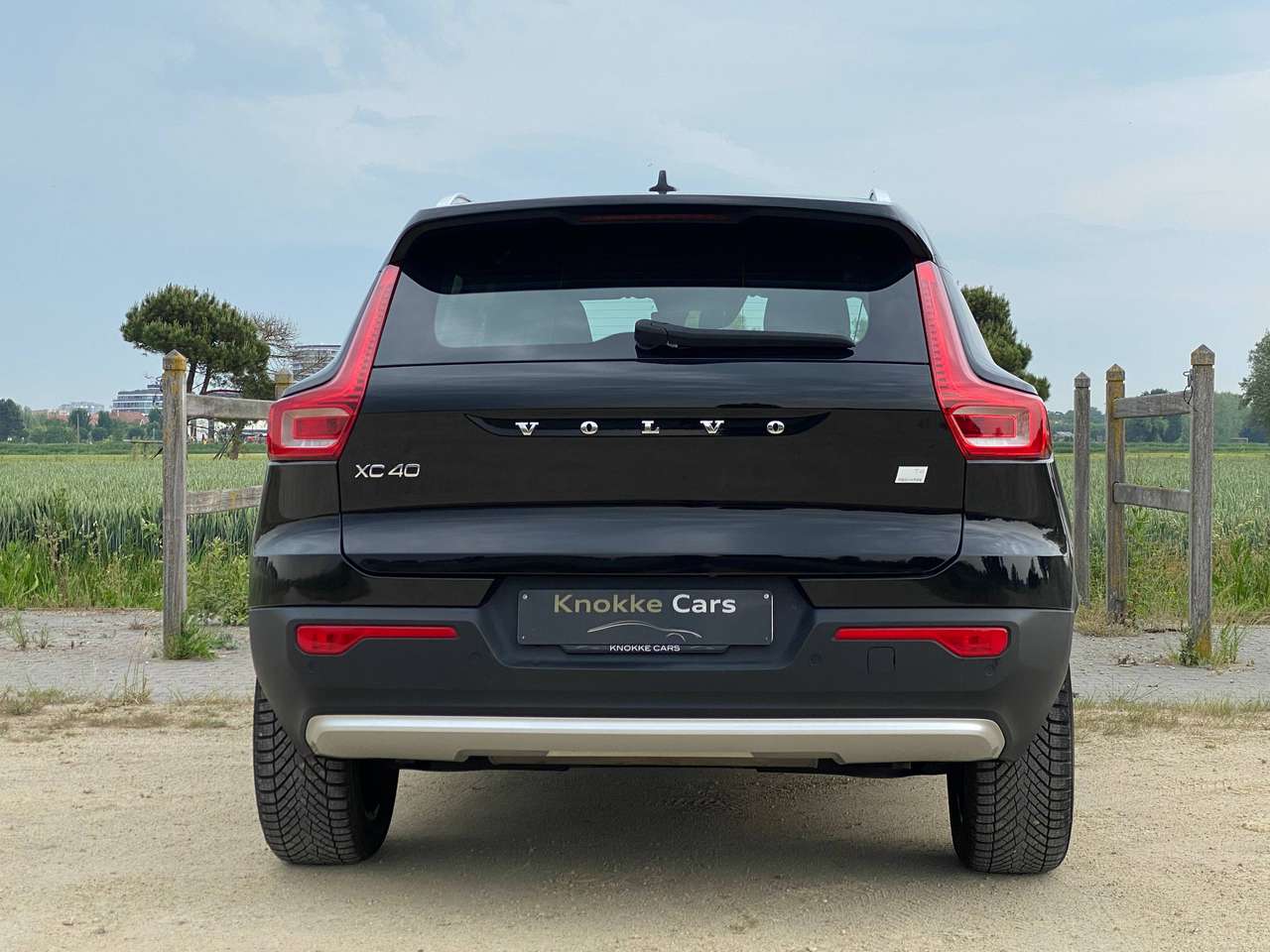 Volvo XC40 Als Nieuw,Elektrische trekhaak,Apple carplay,Parkeerhulp met camera,Key-less,Inductielader