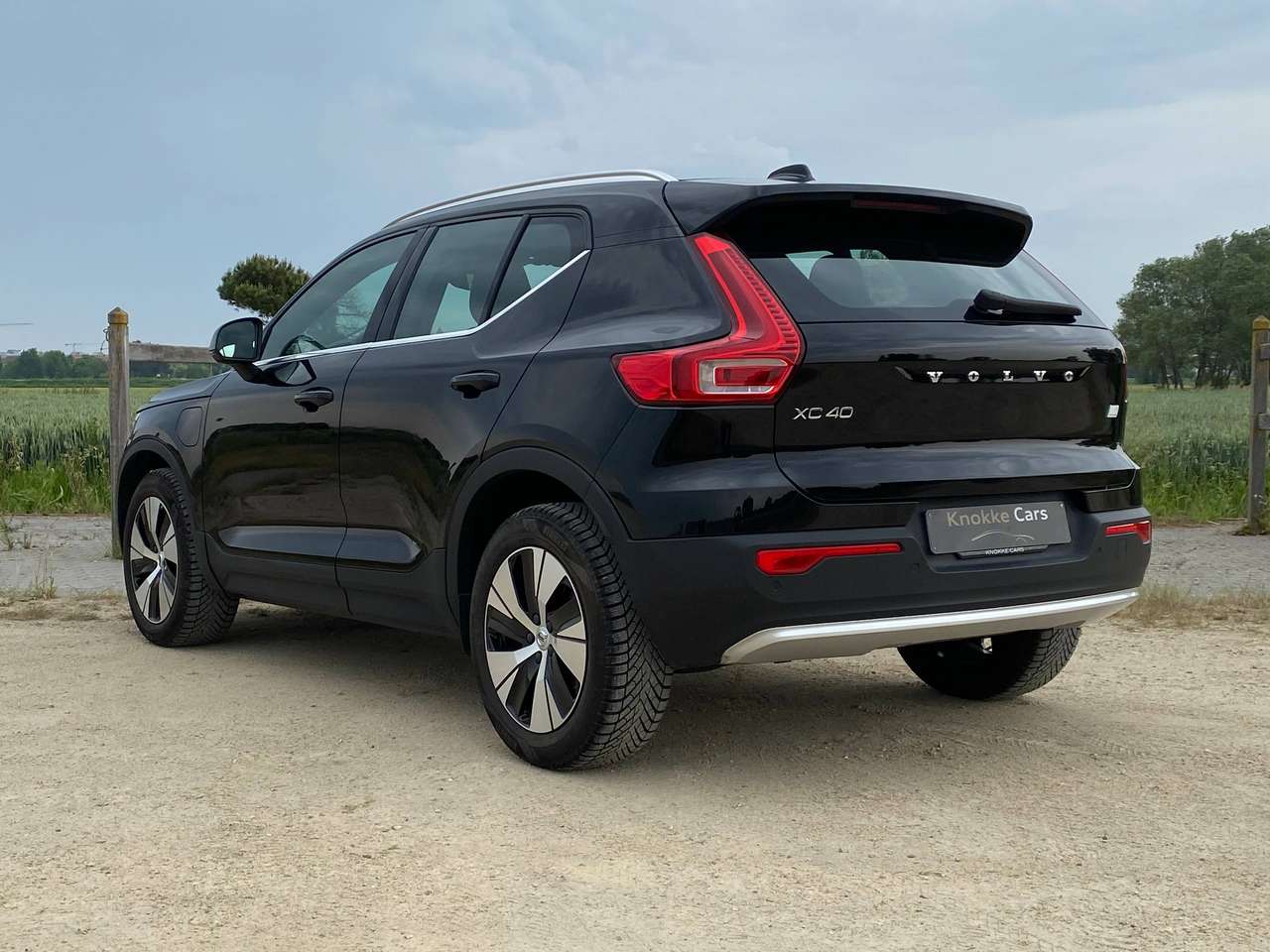 Volvo XC40 Als Nieuw,Elektrische trekhaak,Apple carplay,Parkeerhulp met camera,Key-less,Inductielader