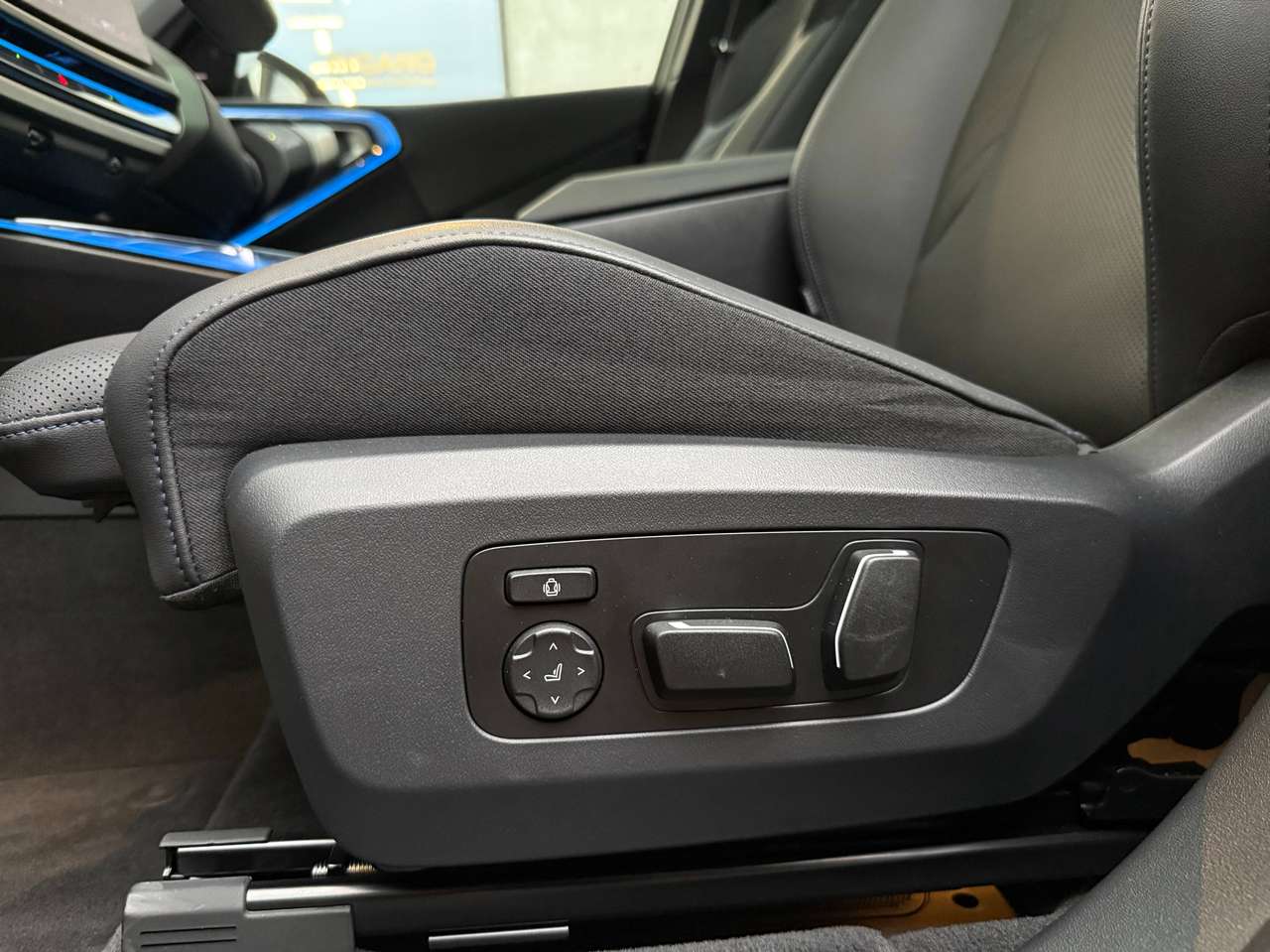 BMW X3 M-Pro,Geventileerde-Verwarmde zetels met memory,Panoramisch Glas dak,Head UP display,Leder,Camera 360°,Trekhaak,Sfeerlich