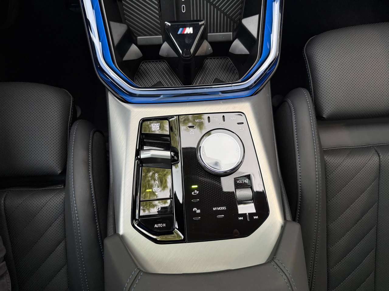 BMW X3 M-Pro,Geventileerde-Verwarmde zetels met memory,Panoramisch Glas dak,Head UP display,Leder,Camera 360°,Trekhaak,Sfeerlich