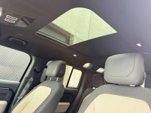 Land Rover Defender Plug in Hybrid,Defender 110 X-Dynamic HSE,Open dak,Trekhaak,LED,Memory seats,Elektrische stoelen,Black Pakket,
