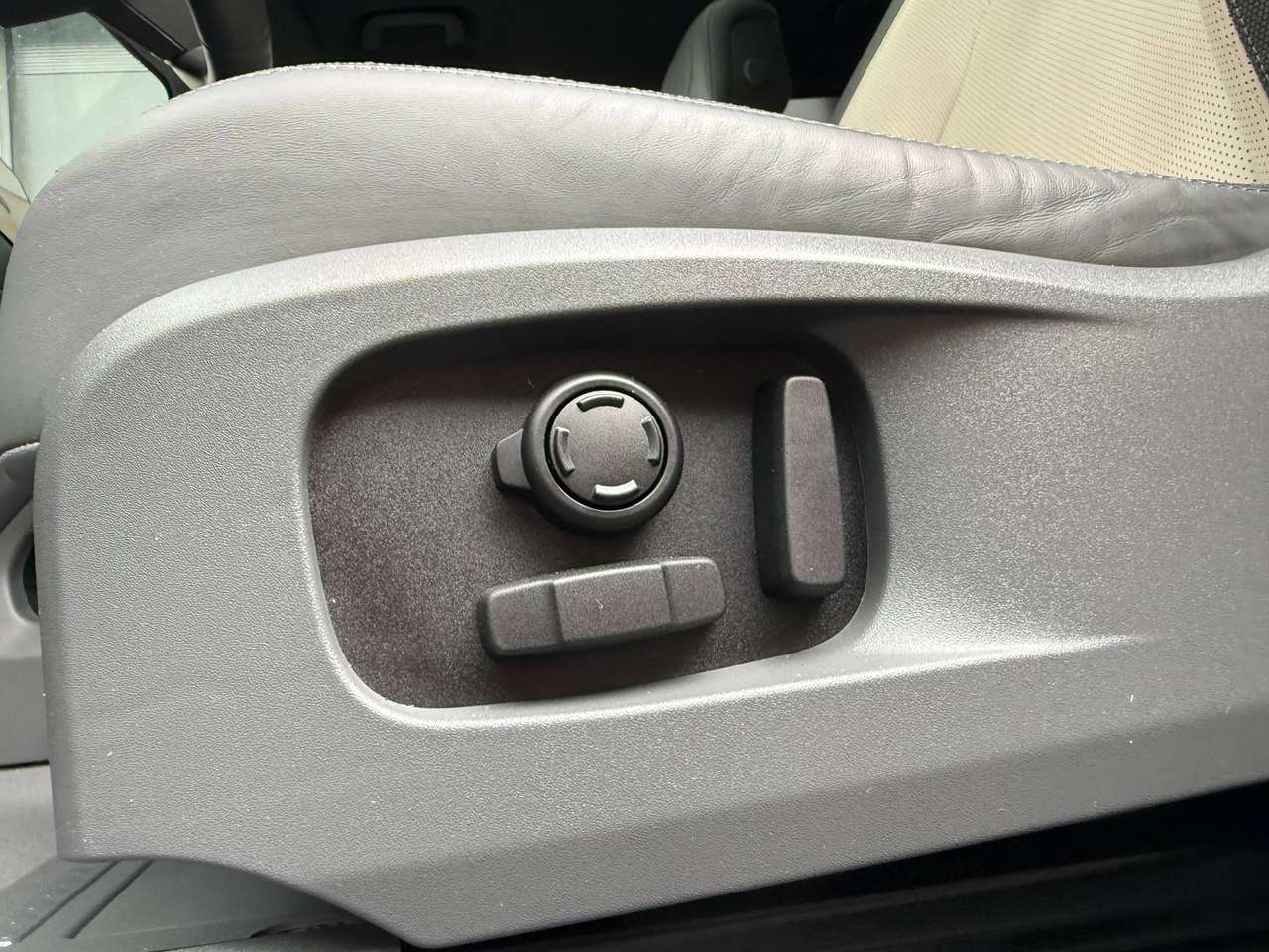 Land Rover Defender Plug in Hybrid,Defender 110 X-Dynamic HSE,Open dak,Trekhaak,LED,Memory seats,Elektrische stoelen,Black Pakket,