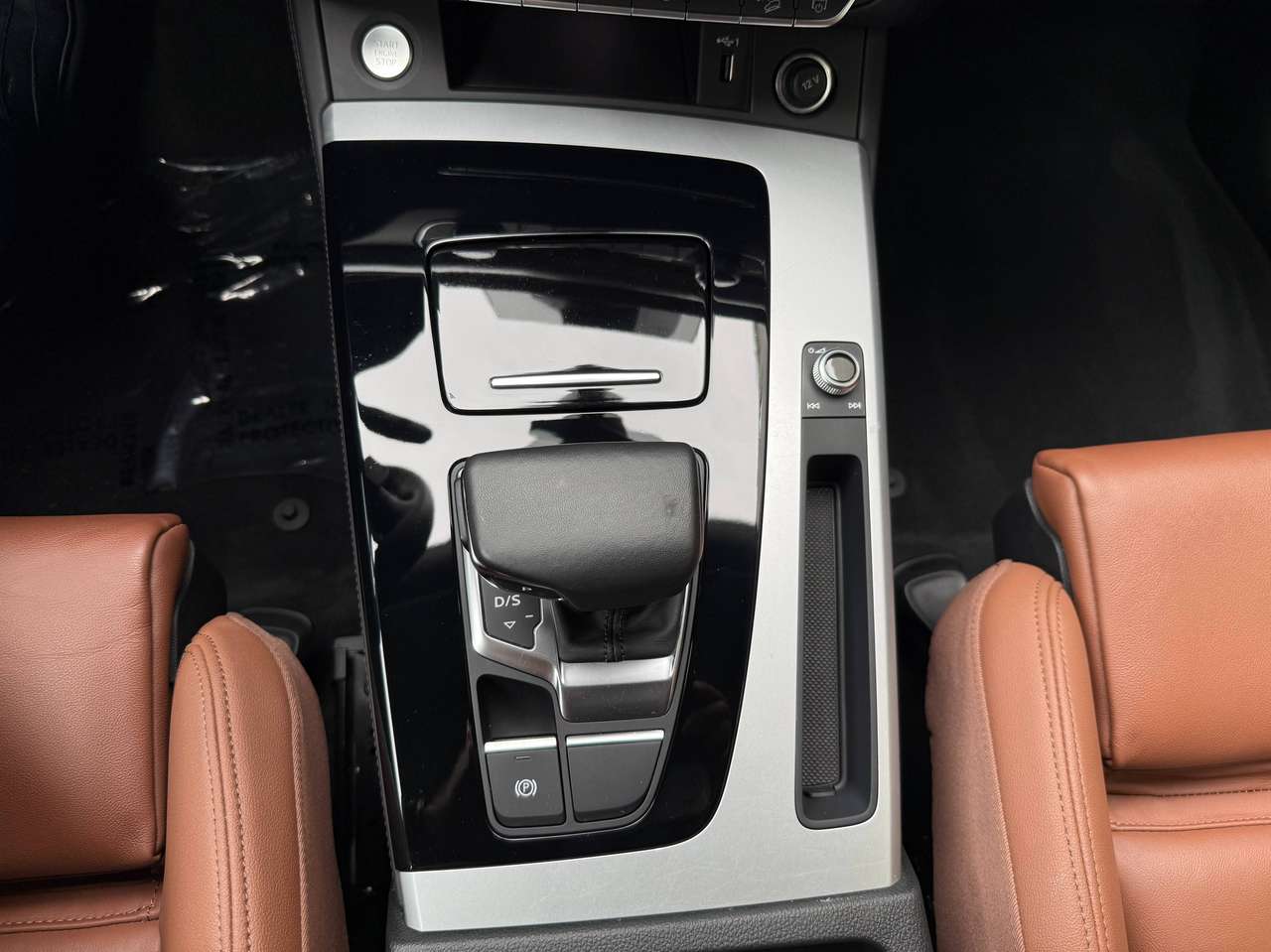Audi Q5 Plug in Hybride,Sportback ,Quattro, S-line,Leder Sport,Open dak,Black Pack,Camera,Elektr koffer,Privacy Glass,Trekhaak,