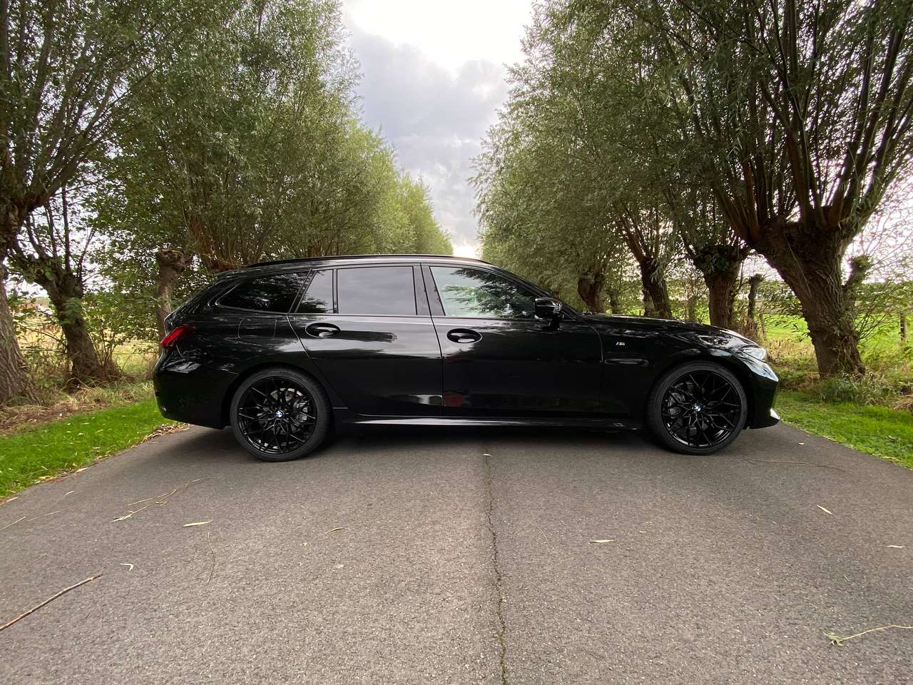 BMW 320 M-Sportpakket,Parkassist,360°camera,Adaptieve cruiscontrol Key less entery,Driving assistent,Adaptieve ophanging