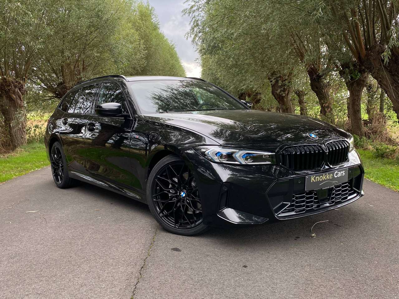 BMW 320 M-Sportpakket,Parkassist,360°camera,Adaptieve cruiscontrol Key less entery,Driving assistent,Adaptieve ophanging