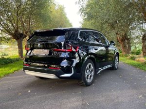 BMW iX1 X-Drive30,Leder,Camera,Gps,Privacy Glass,Parkassist voor en achter,Elektrische koffer,Led koplichten,