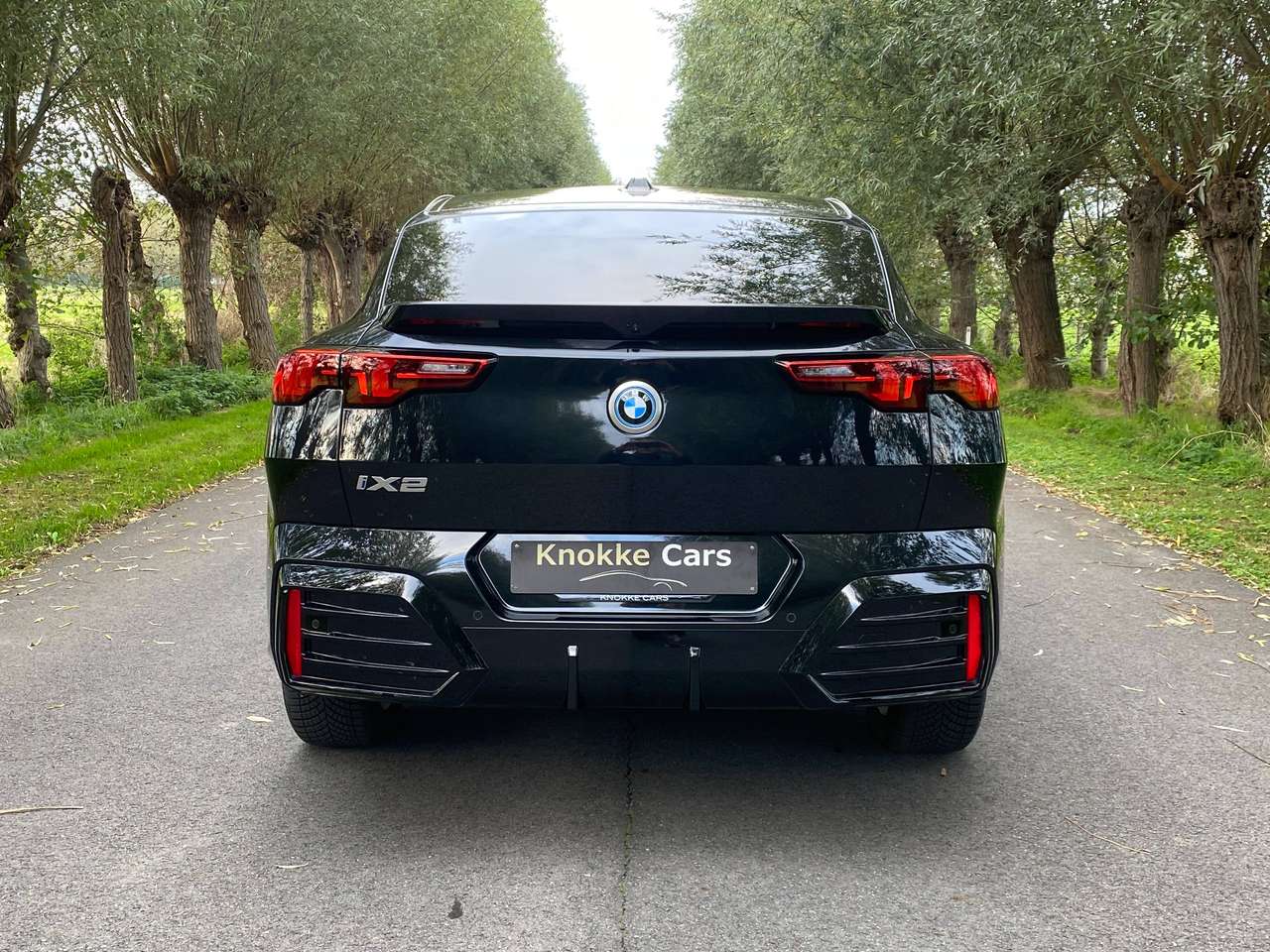 BMW iX2 M Edition,Leder Sport,Navigatie,Harmon muziek,LED Lichten,Camera,Elektrische koffer,Privacy Glas,Aluminum Sportvelg