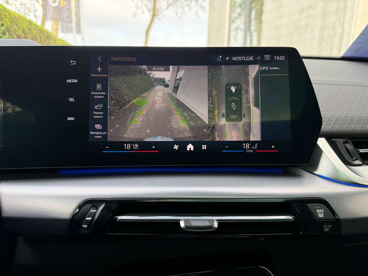 BMW iX2 M Edition,Leder Sport,Navigatie,Harmon muziek,LED Lichten,Camera,Elektrische koffer,Privacy Glas,Aluminum Sportvelg
