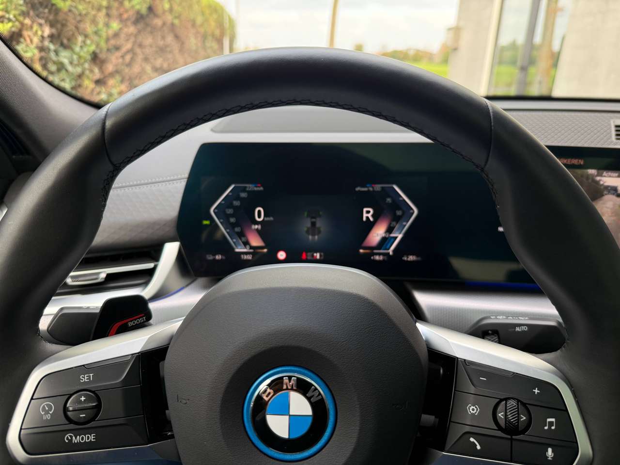 BMW iX2 M Edition,Leder Sport,Navigatie,Harmon muziek,LED Lichten,Camera,Elektrische koffer,Privacy Glas,Aluminum Sportvelg