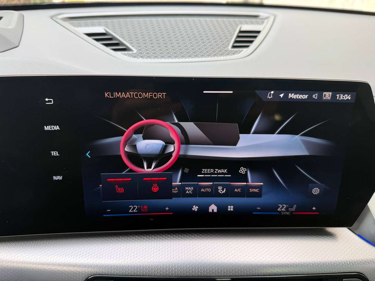 BMW iX2 M Edition,Leder Sport,Navigatie,Harmon muziek,LED Lichten,Camera,Elektrische koffer,Privacy Glas,Aluminum Sportvelg