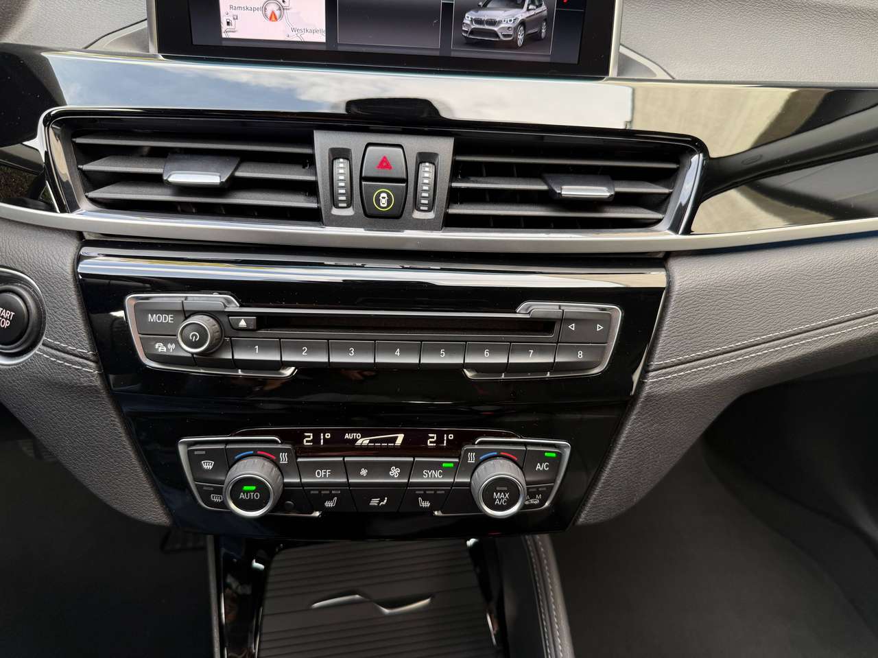 BMW X1 Plug in Hybrid,X-Drive 25e Sportline,Sportzetel,Parkeerhulp met camera,Trekhaak