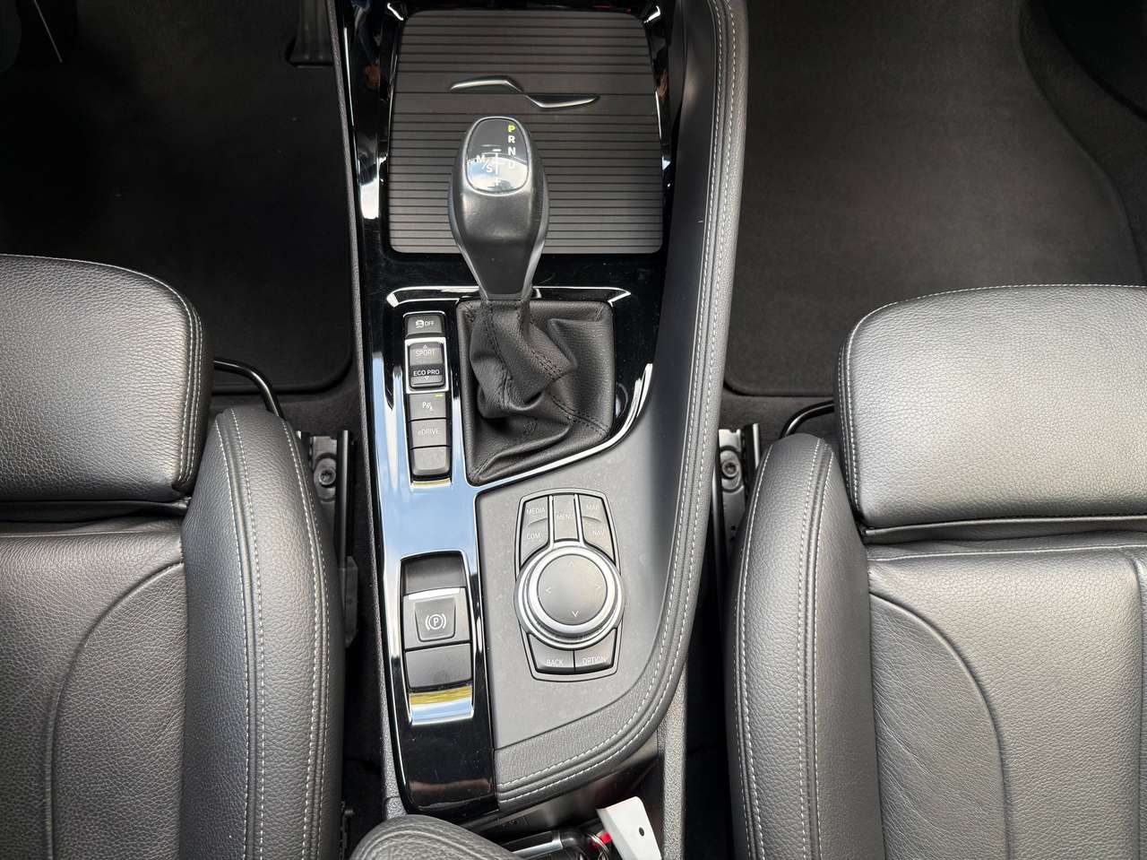 BMW X1 Plug in Hybrid,X-Drive 25e Sportline,Sportzetel,Parkeerhulp met camera,Trekhaak