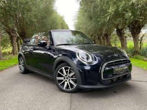 MINI Cooper Cabrio Leder bruin,Sportzetels,Verwarmde zetels,Leder Sportstuir,Naviagtie,Comforttoegang,Elektrisch kap,LED lichten,Parkassist
