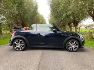 MINI Cooper Cabrio Leder bruin,Sportzetels,Verwarmde zetels,Leder Sportstuir,Naviagtie,Comforttoegang,Elektrisch kap,LED lichten,Parkassist